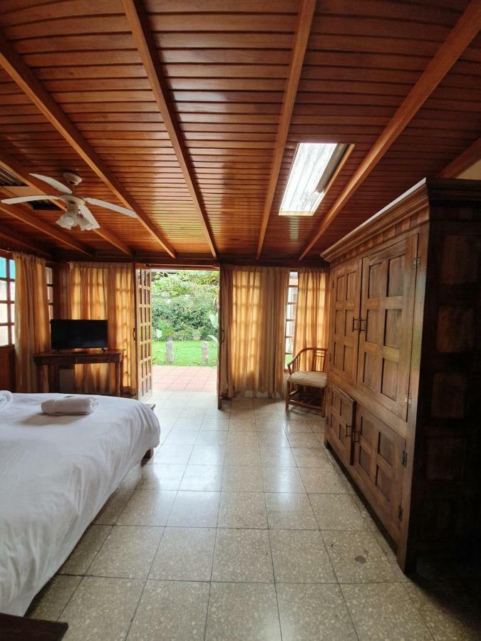 Turrialba Bed & Breakfast Ngoại thất bức ảnh