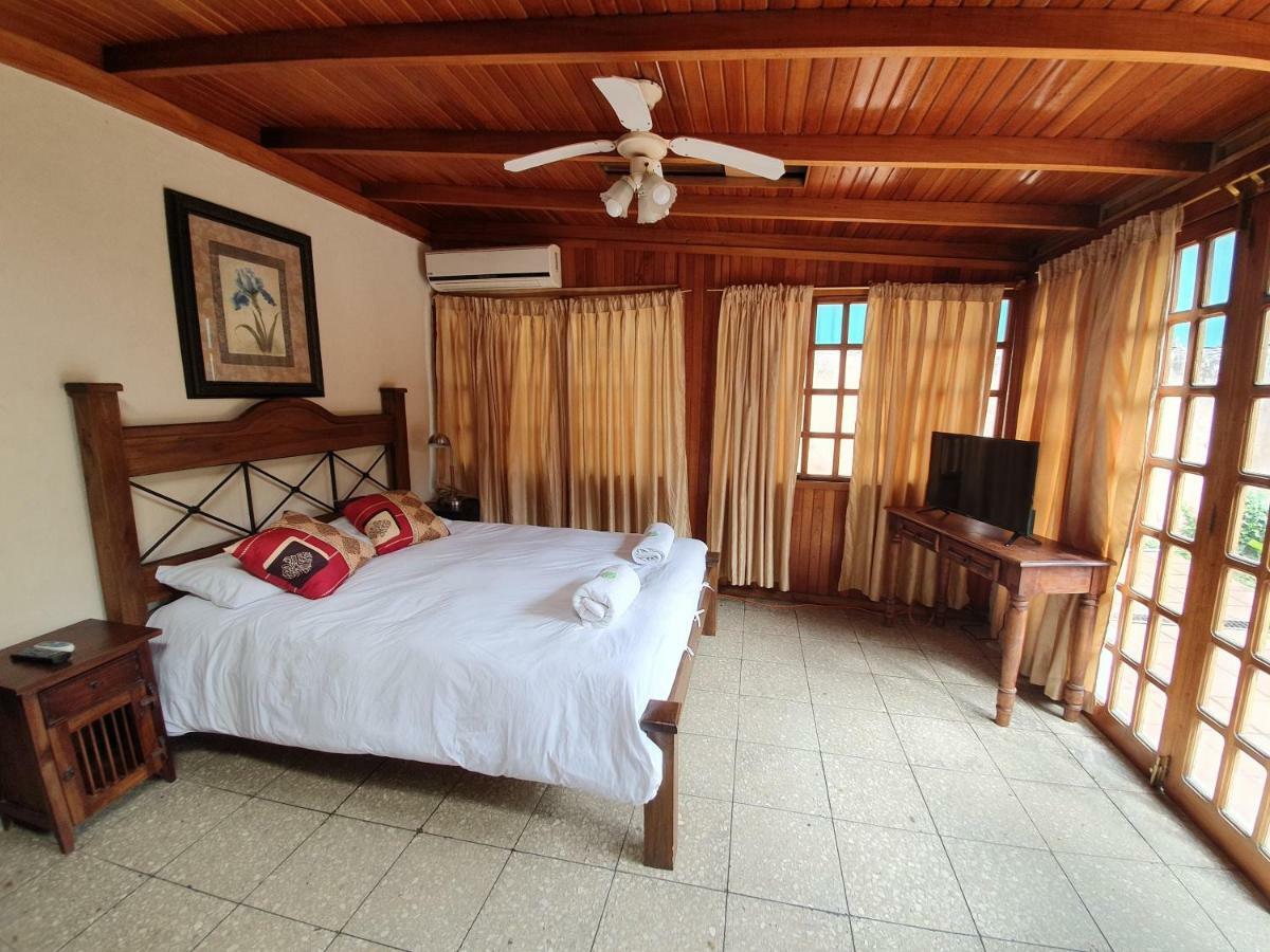 Turrialba Bed & Breakfast Ngoại thất bức ảnh